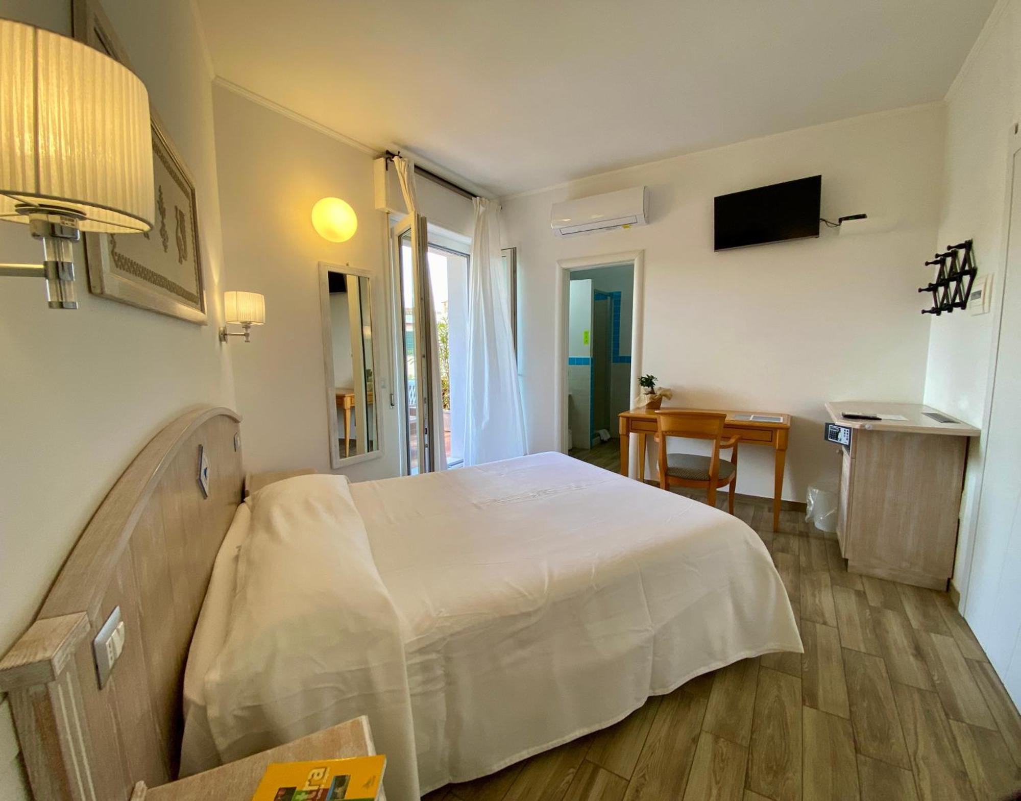 Locanda Degli Artisti Тортолі Екстер'єр фото