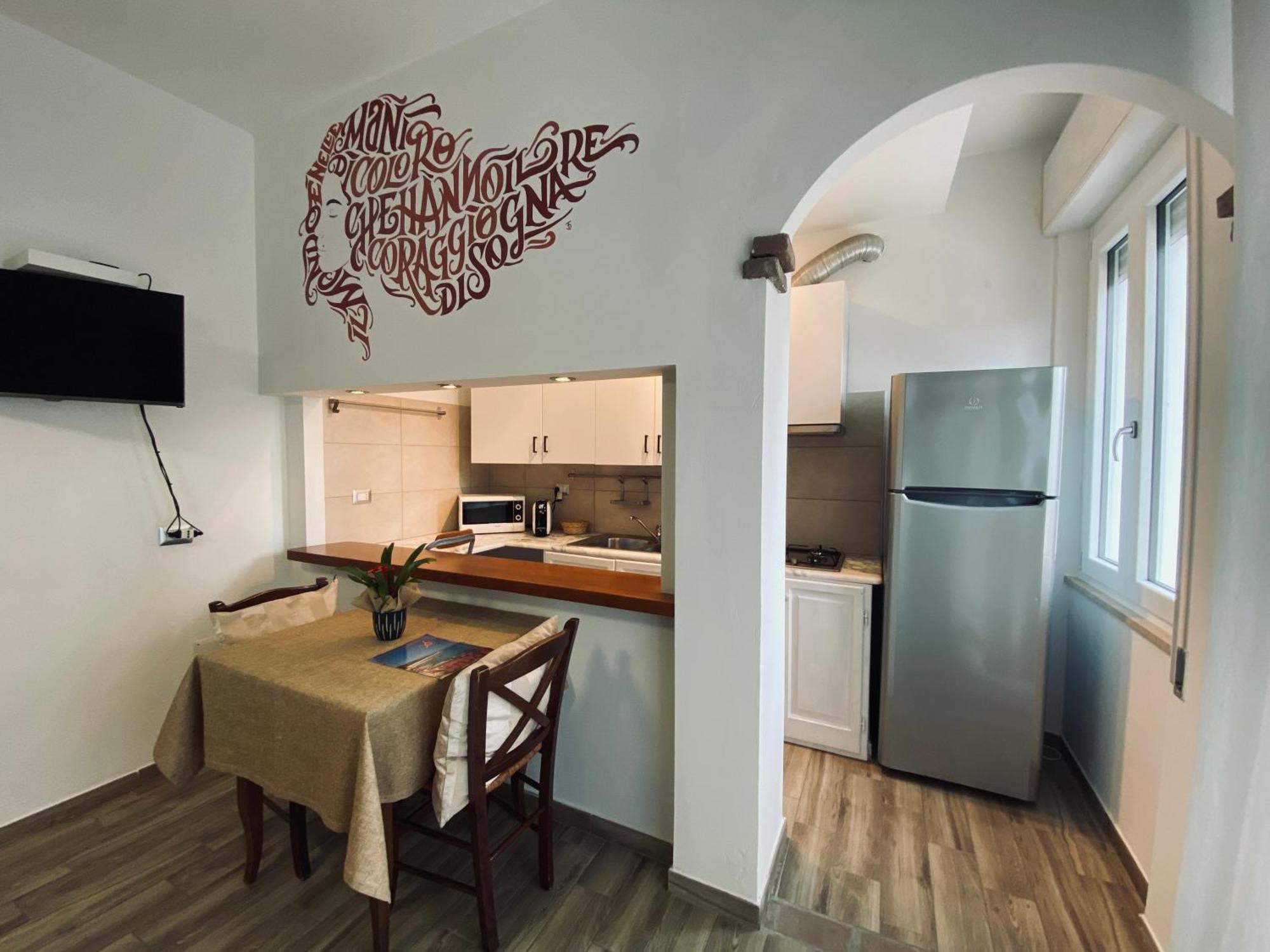 Locanda Degli Artisti Тортолі Екстер'єр фото