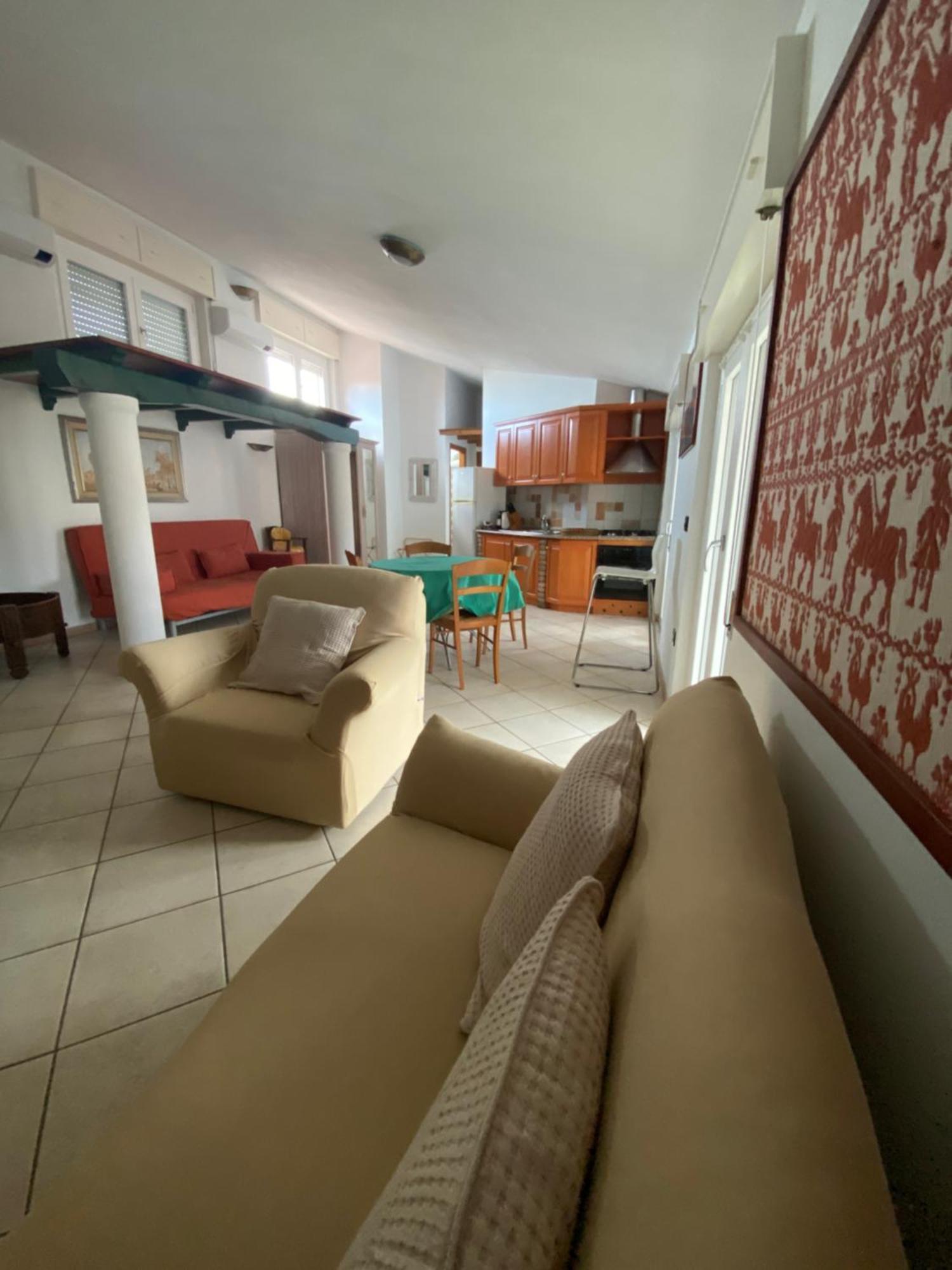 Locanda Degli Artisti Тортолі Екстер'єр фото